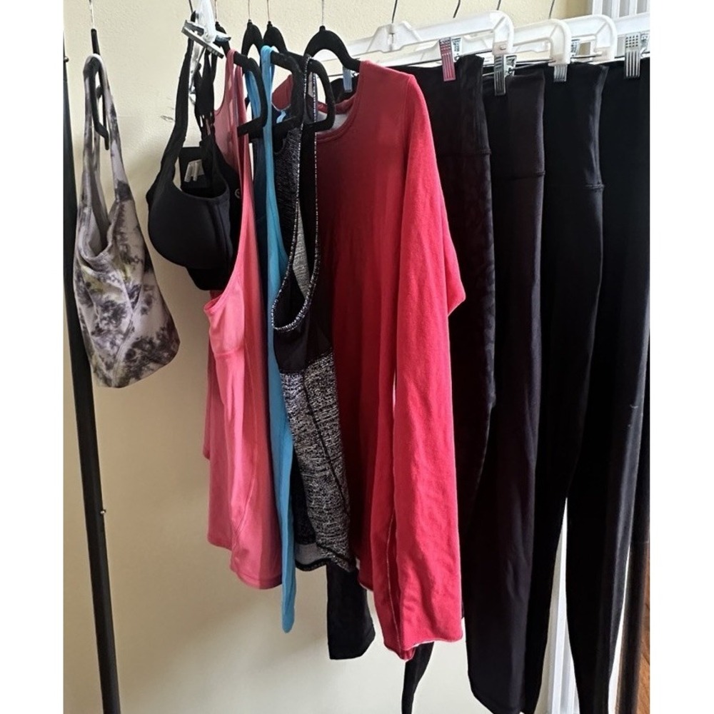 LULULEMON WOMEN'S LOT OF 10 TANK TOP RACERBACK CROP LEGGINGS ALIGN BRA SIZE 8